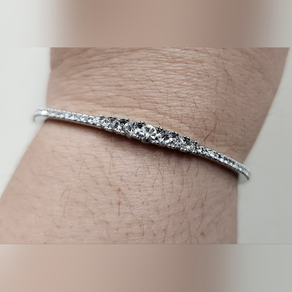 NWT Marchesa Silver-Tone Crystal Bangle Bracelet